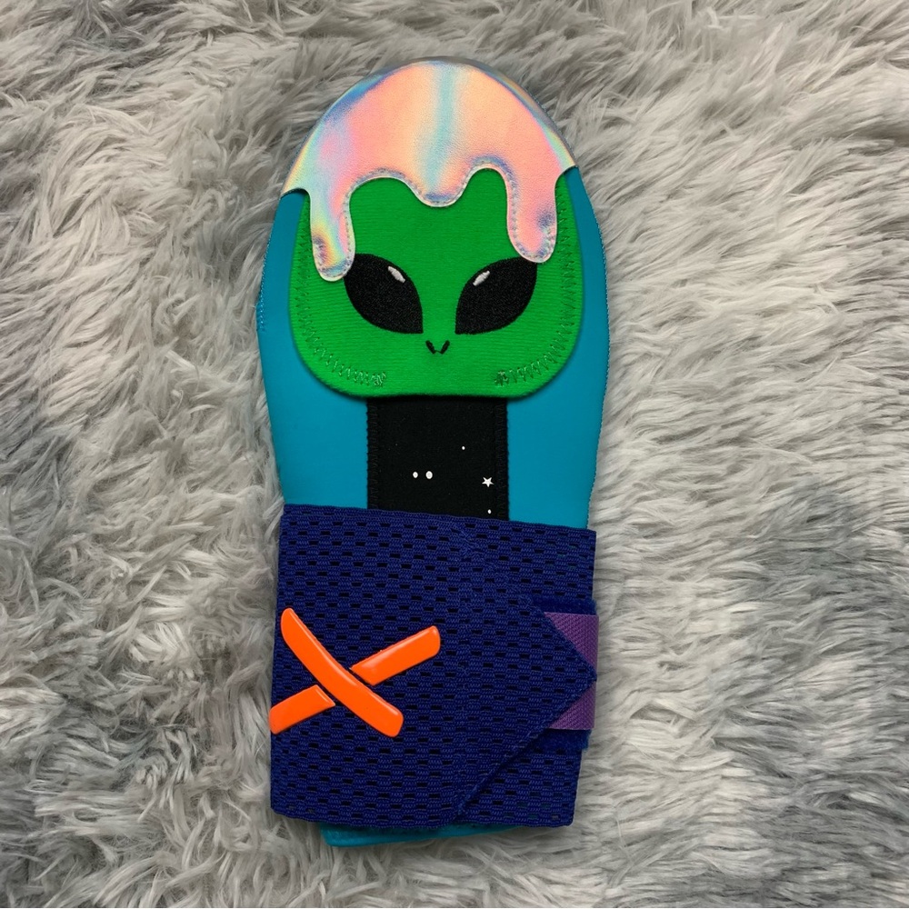 Absolutely Ridiculous Prince From Outer Space 2.0 Sliding Mitt